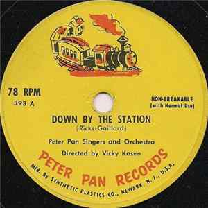 Peter Pan Singers And Orchestra / The Fairyland Players - Down By The Station / The Alphabet Song FLAC